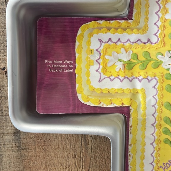 VTG Wilton Cross Cake Pan - Picture 3 of 10